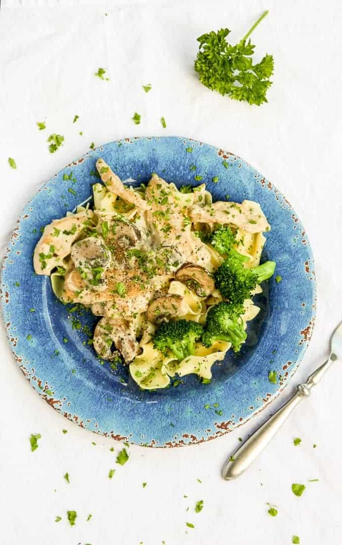 A plate of food with broccoli, with Chicken and Cream