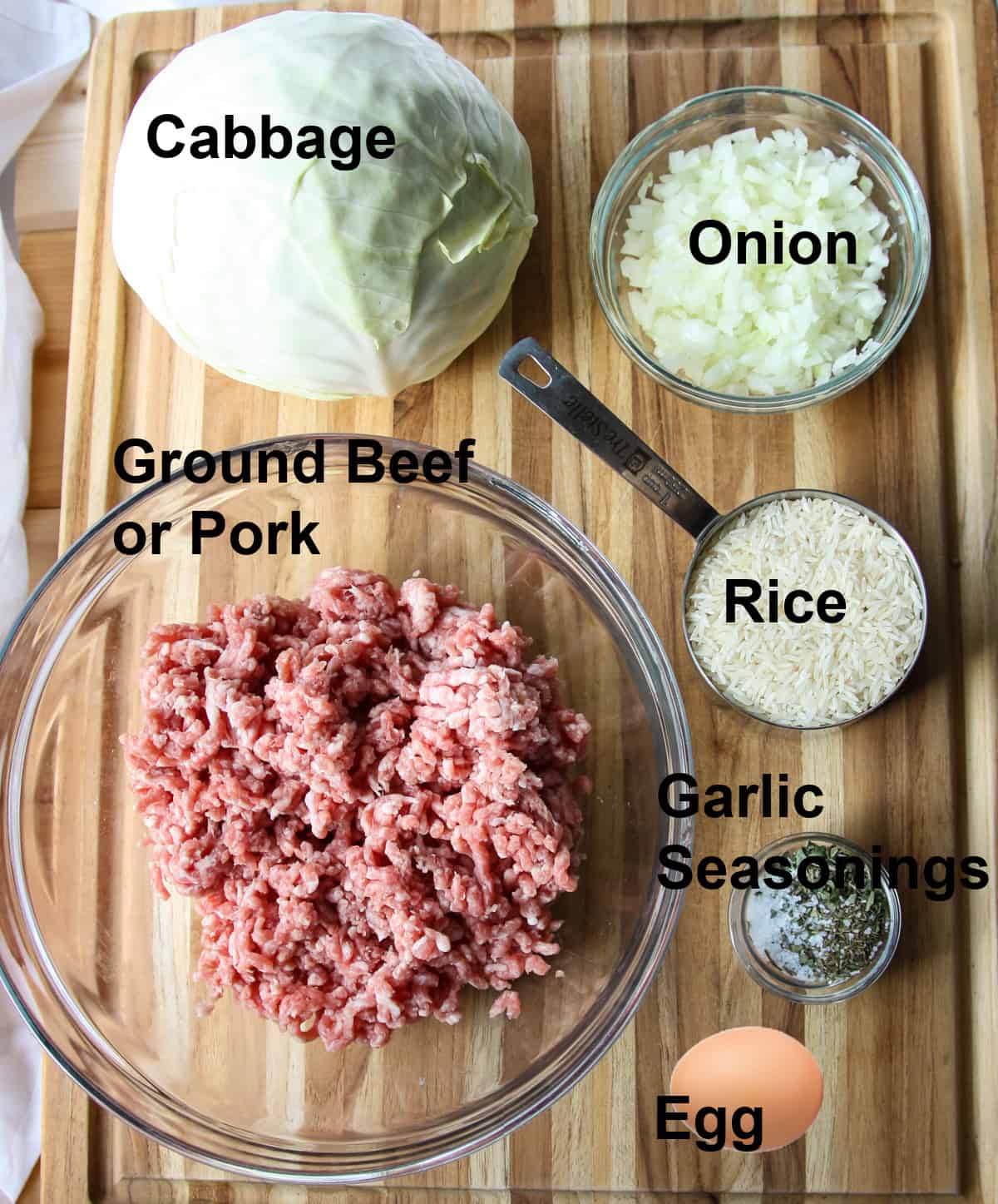 The ingredients to make the cabbage rolls.
